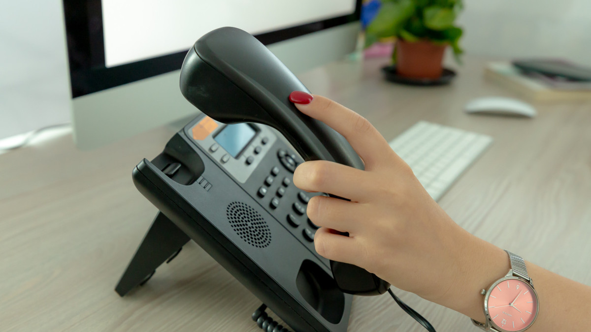 Единый телефон доверия для жертв бытового насилия и буллинга запустили в Казахстане