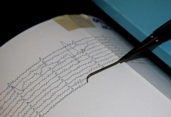 5.3M quake shakes west of Iran