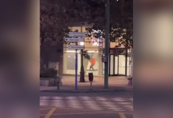 Брюссель көшесінде мигрант екі футбол жанкүйерін автоматпен атып өлтірді