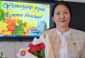 Почти по 3,5 млн тенге получил каждый заслуженный учитель Казахстана в этом году