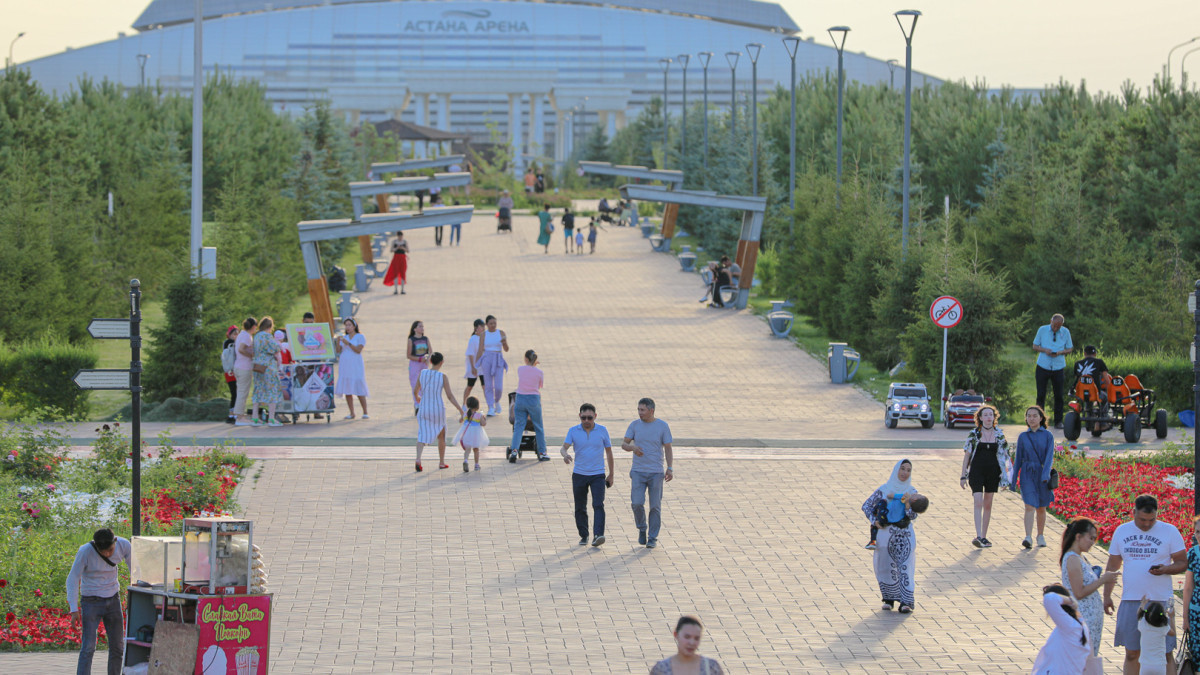 В 240 тысячах казахстанских семей работают больше одного человека