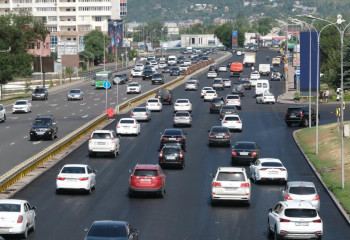 В Алматы ежедневно въезжает 700 тысяч машин или пять Западно-Казахстанских областей