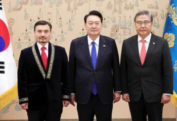 Посол Казахстана вручил верительные грамоты Президенту Республики Корея