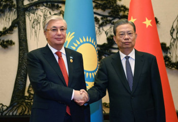 Президент Бүкілқытайлық халық өкілдері жиналысы Тұрақты комитетінің төрағасы Чжао Лэцзимен кездесті