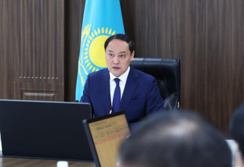 Конкурсы на занятие вакантных должностей глав школ и больниц поручил транслировать в прямом эфире аким Жамбылской области