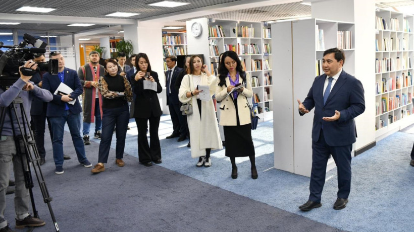  все представленные фото Омарова Рустема 