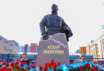 Астанада өрт сөндіруші Асқар Забикулиннің бюсті орнатылды