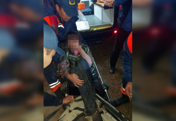 Женщина упала с моста в реку Есиль и едва не погибла