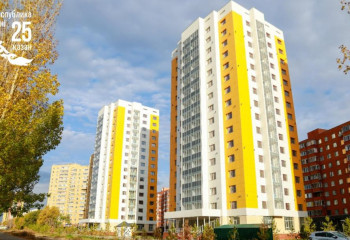 Астанада кезекте тұрған тұрғындар Республика күні қарсаңында баспаналы болды