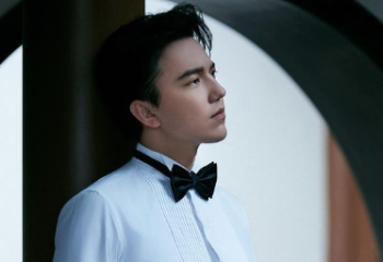 Димаш Құдайбергенді Макаодағы жанкүйерлері ерекше күтіп алды