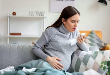 Жүкті әйелдердің арасында тұмауға қарсы вакцинациялау қалай әсер етеді?