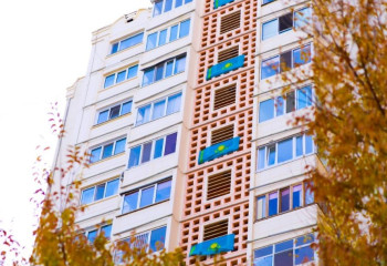 Астаналықтар Республика күніне орай 1000-нан астам ту ілді