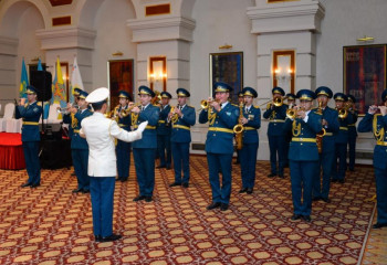 Прием военных дипломатов организовало Минобороны ко Дню Республики