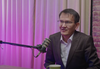 Мектеп мұғалімдеріне неге бәрі қожа? Аятжан Ахметжан жауап берді