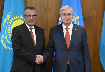 Токаев встретился с Генеральным директором ВОЗ