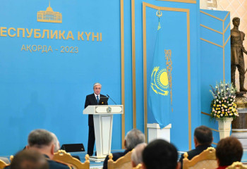 Президент қазақстандықтарды Республика күнімен құттықтады