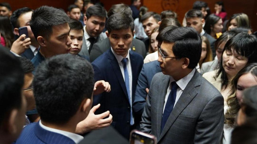  Оқу-ағарту министрлігі 