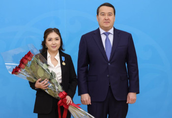 Премьер-Министр Казахстана вручил награды сотрудникам госорганов и организаций