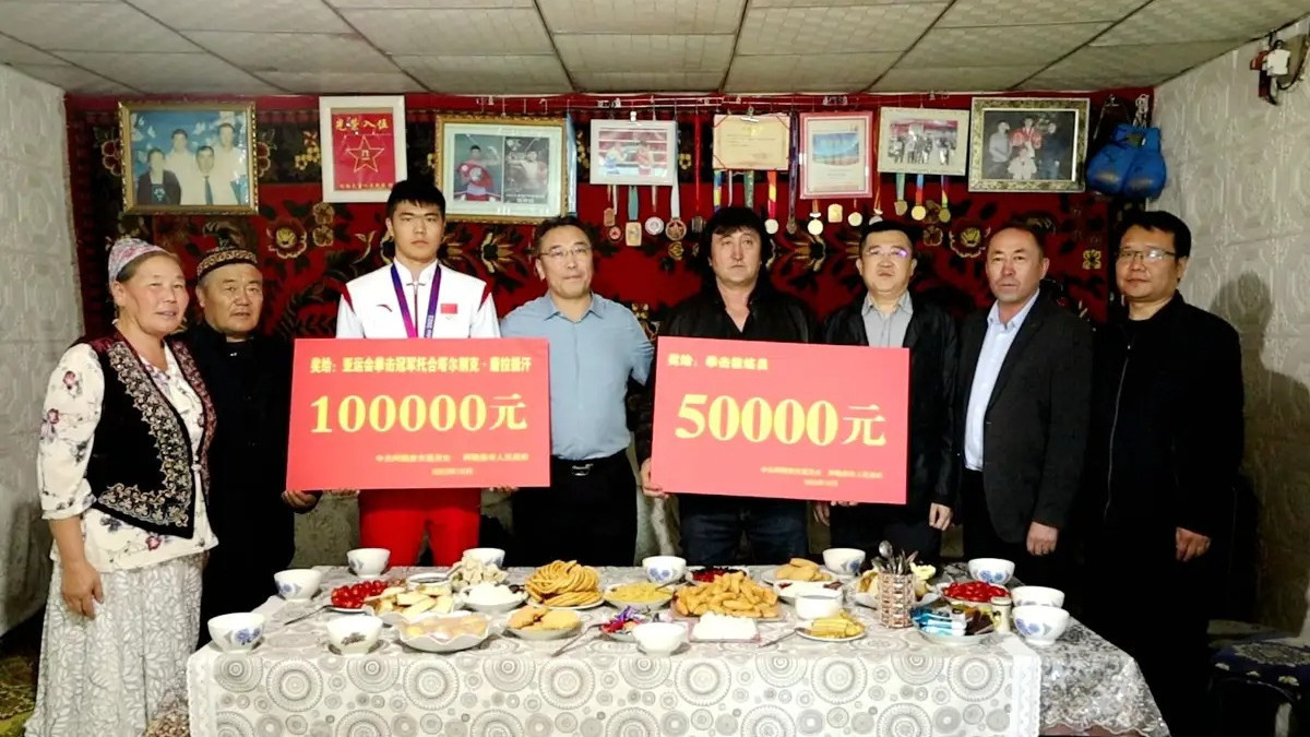 Қытайдағы қазақ боксшысына жергілікті билік 6,5 млн теңге көлемінде қаржылай сыйақы табыстады