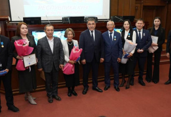 Министр водных ресурсов и ирригации вручил государственные награды ветеранам и работникам водной отрасли