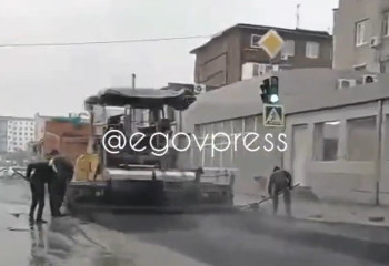 Жаңбырда жол жөндеуді бастаған Жезқазған әкімдігі желіні шулатты