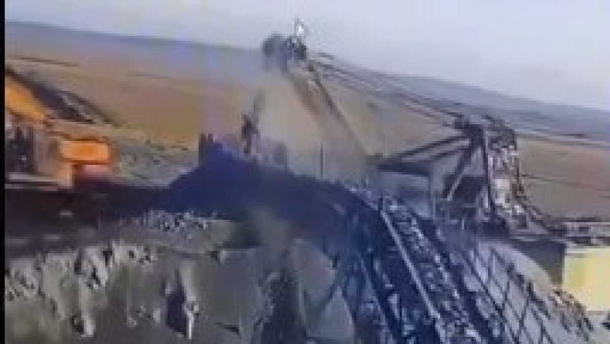 В результате обрушения конвейера на руднике "Казахмыс" шесть горняков упали с высоты