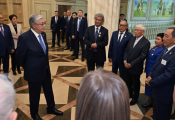 Президент посетил Талдыкорганский драматический театр