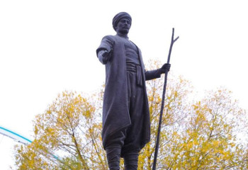 В Астане открылся памятник Юнусу Эмре