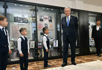 Президент Казахстана посетил ряд социальных объектов в Уштобе