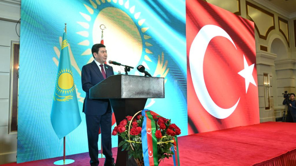 Спикер Мажилиса зачитал поздравление Президента со 100-летием Турецкой Республики