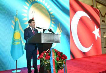 Спикер Мажилиса зачитал поздравление Президента со 100-летием Турецкой Республики