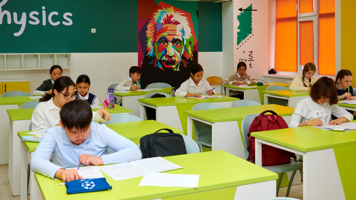  Ерболат Шадрахов 