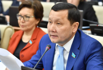 «Елді алдамай бір жағына шығаруымыз керек»: Абзал Құспан қазақ тілі мәселесіне нүкте қою керегін айтты