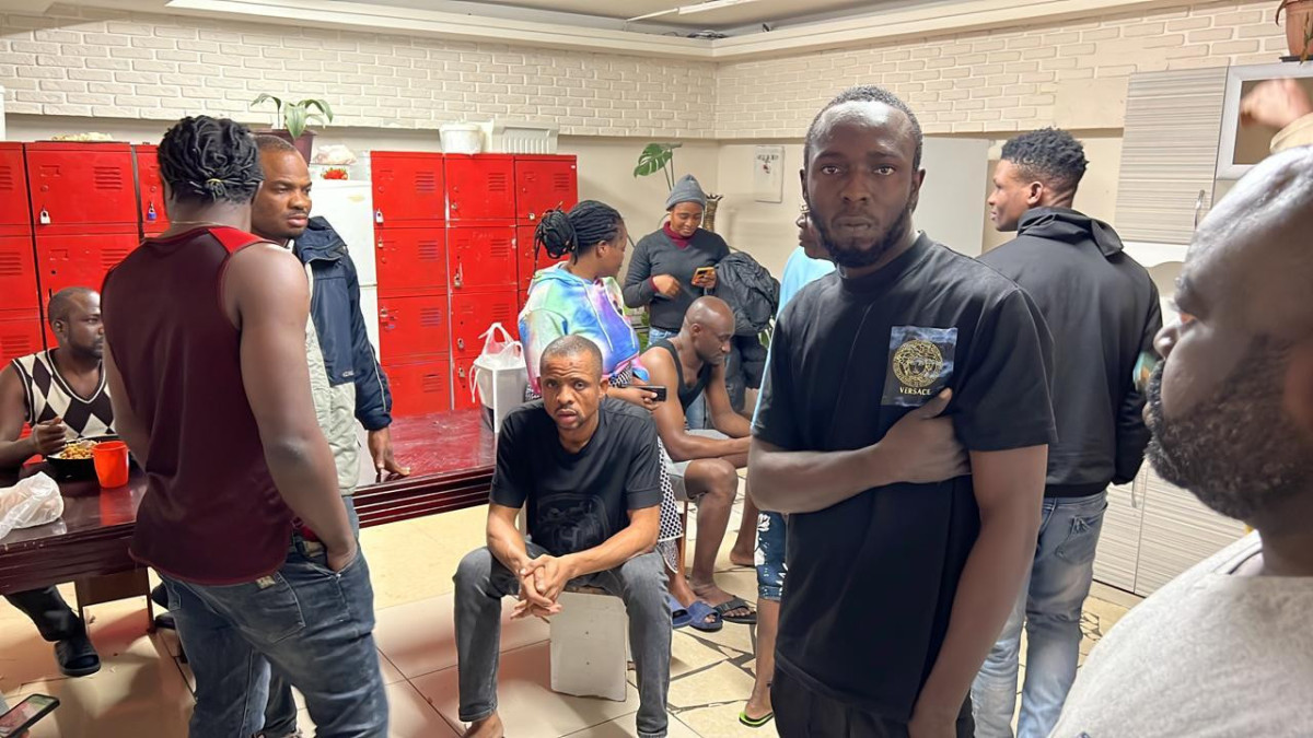 Это не кастинг в рэп-группу: мигрантов из Нигерии задержали в Алматы