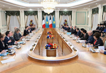 Мемлекет басшысы Франция президентімен кеңейтілген құрамда келіссөз жүргізді