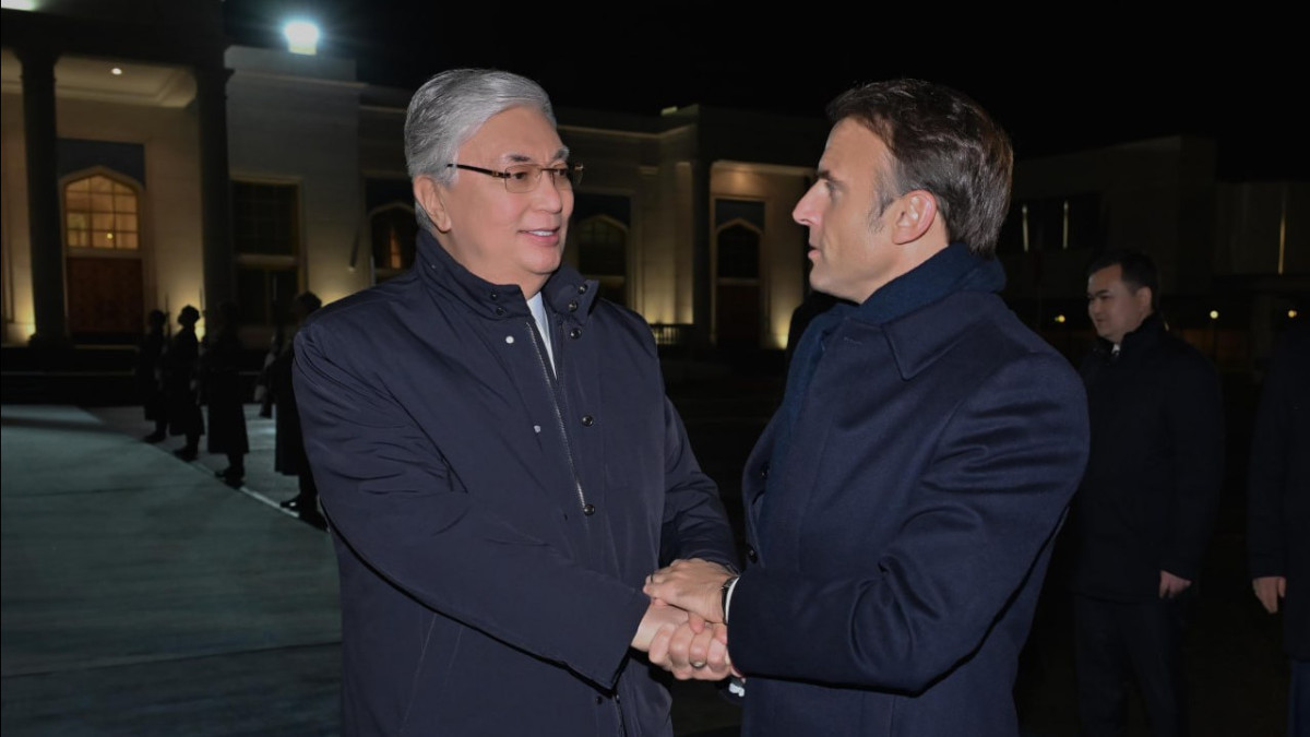 Президент Франции завершил свой визит в Казахстане