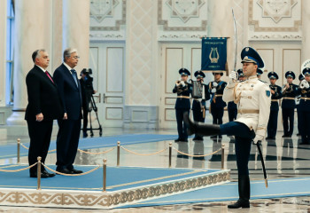 Мажарстан премьер-министрі Виктор Орбан мемлекет басшысы Қасым-Жомарт Тоқаевпен кездесу үшін Астанаға келді