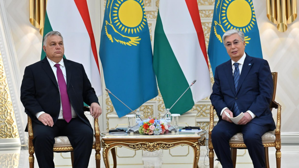 Токаев и Орбан провели переговоры в узком формате