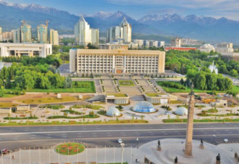 Maximum number of polyglots who know five or more languages live in Almaty