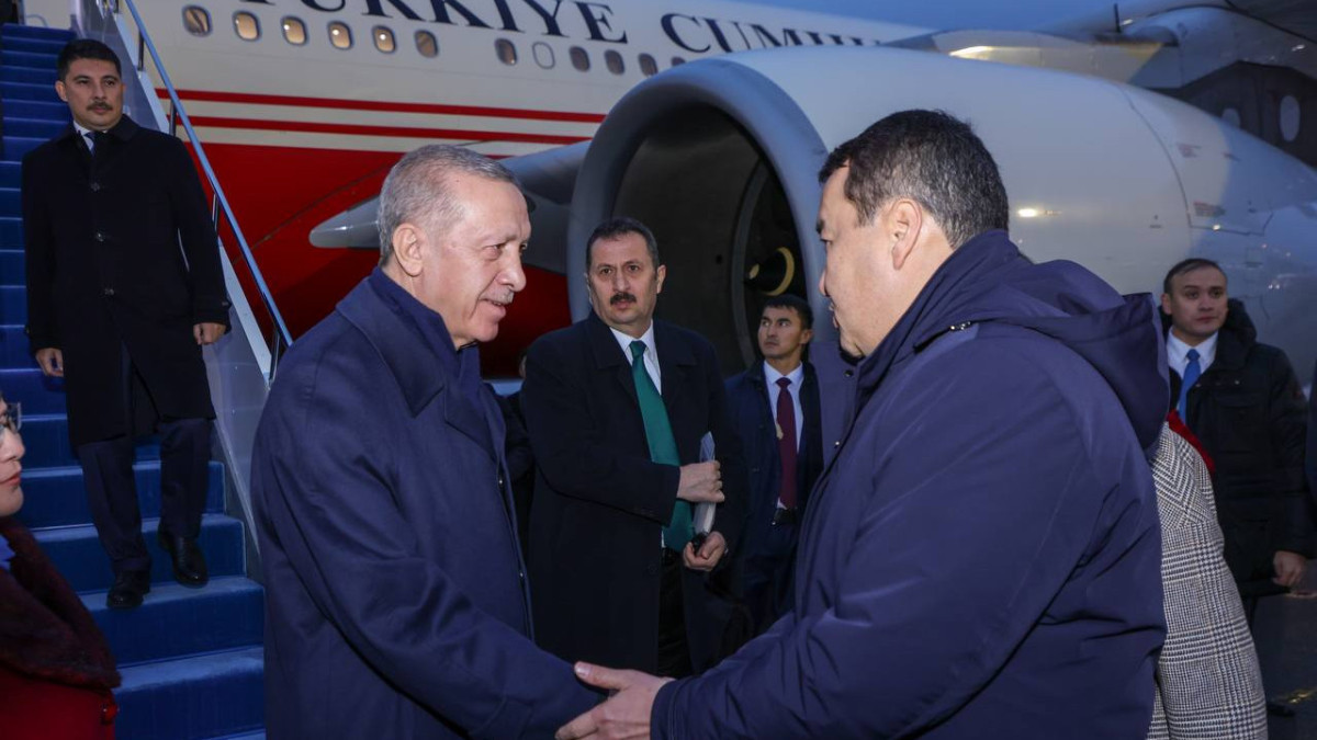 Эрдоган прибыл в Астану для участия на саммите ОТГ