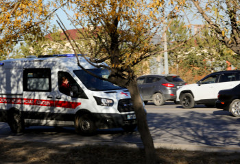 Астанада бағдаршамның қызыл түсіне өткен автобус жүргізушісі адам қағып кетті