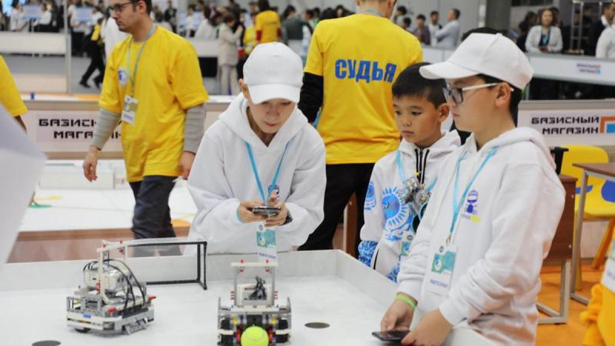 Қарағандыда басталған халықаралық робототехника фестиваліне 300-ден астам команда келді