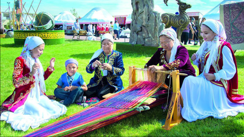  Әлеуметтік желіден 