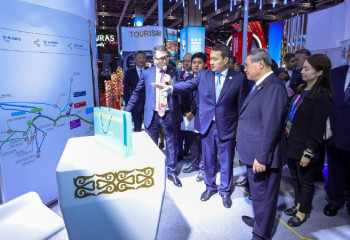 Әлихан Смайылов Шанхайдағы Қытайдың 6-шы халықаралық импорт көрмесімен танысты