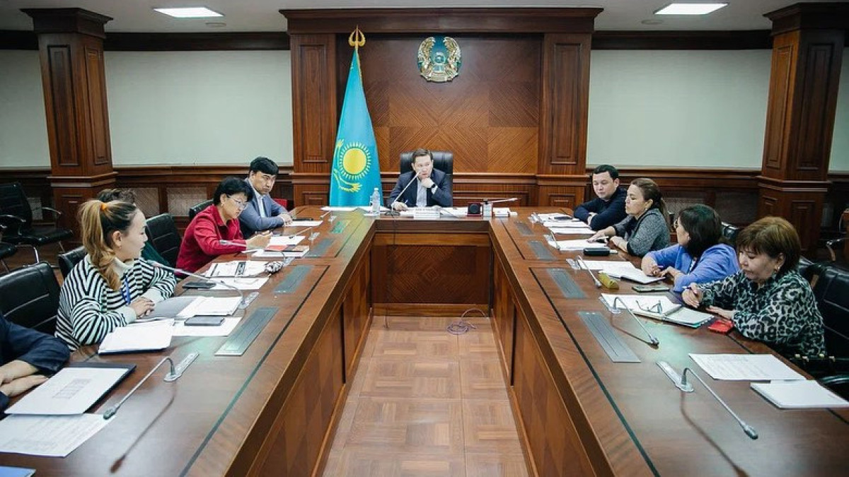  facebook.com/rscatyrau 