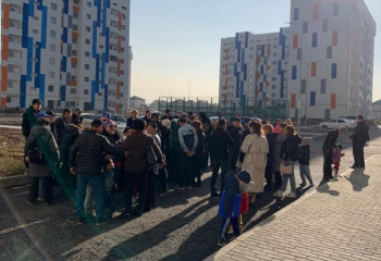Алматыда кезекте тұрған 46 отбасы жаңа тұрғын үй кешенінен пәтер кілтін алды