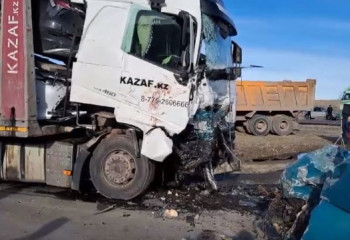 Шесть человек разбились в страшной аварии в Карагандинской области