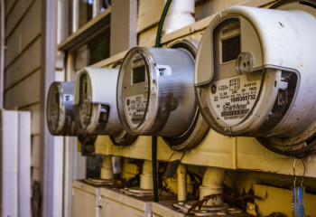 Сколько казахстанцы задолжали за коммуналку