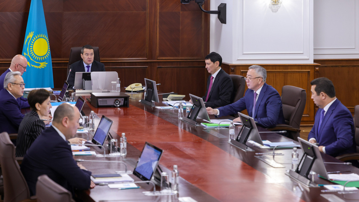 16 новых законопроектов разработает Правительство Казахстана в следующем году