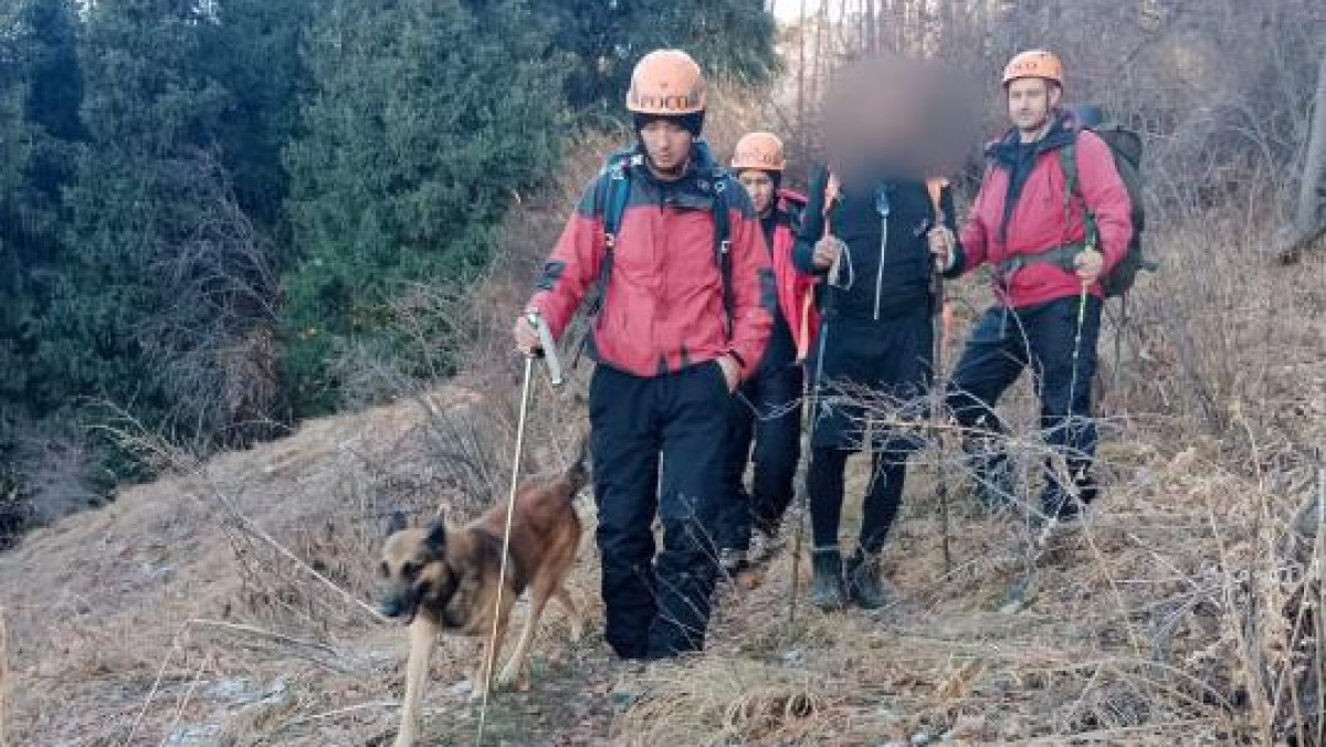 Трое суток мужчина ждал в алматинских горах спасателей